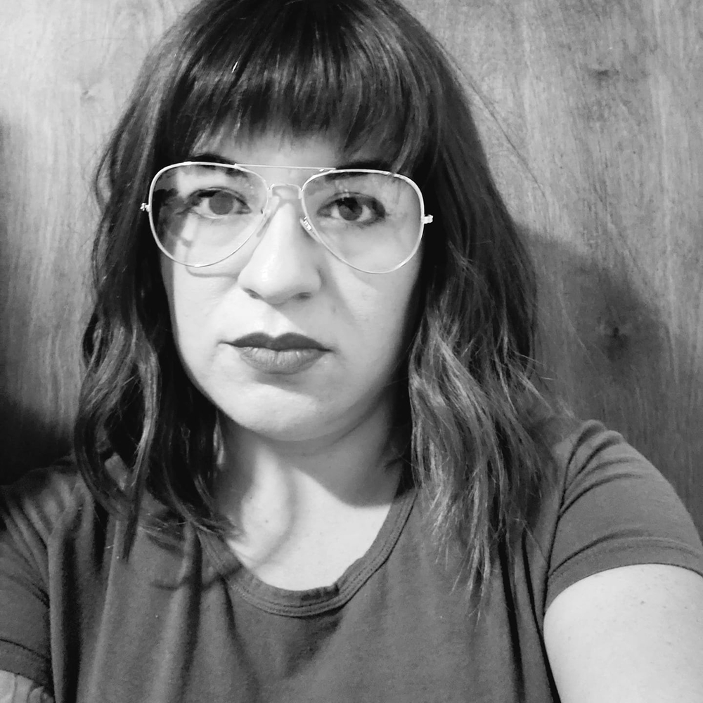 Meet your Posher, Simona